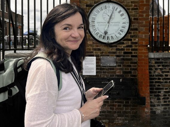 Basia przy zegarze w Greenwich