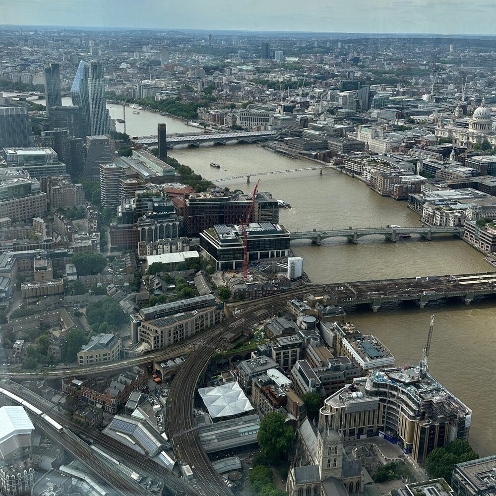 Widok na Tamizę i mosty z The Shard